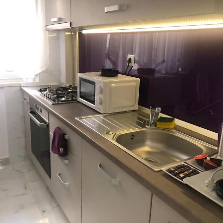 Tudor Apartment เบรยลา ภายนอก รูปภาพ
